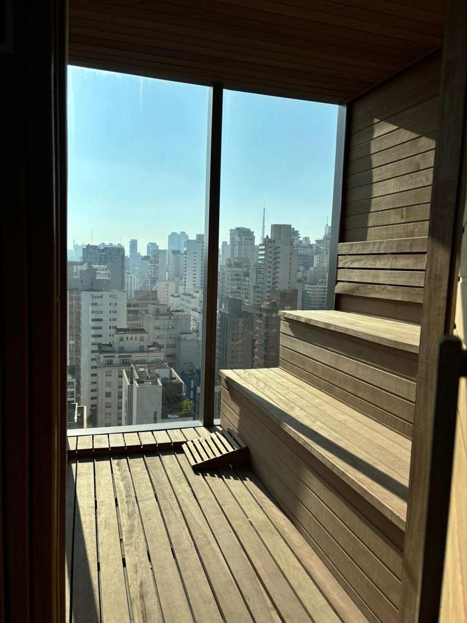 Na Avenida 9 De Julho Iii * São Paulo